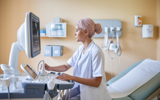 salle-medicale-echographie-lumiere-pastel