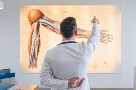 medecin-tablau-lumineux-diagramme-bras