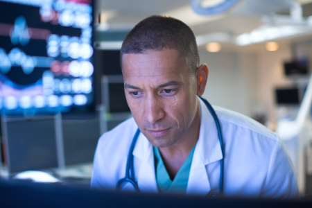 medecin-dos-tableau-numerique-donnees