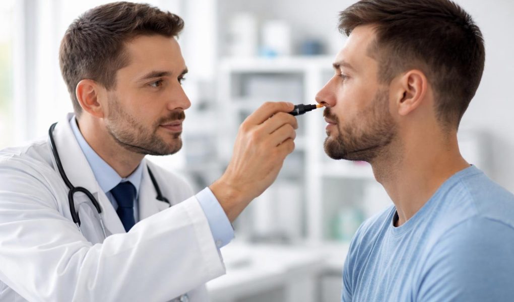 medecin-patient-examen-outil-clinique