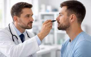 medecin-patient-examen-outil-clinique