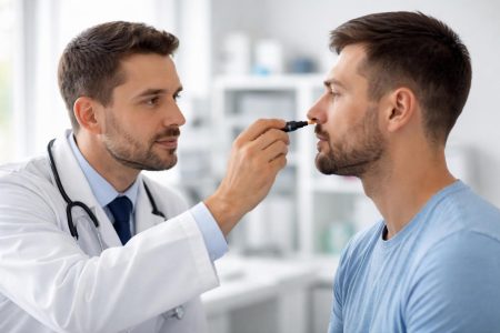 medecin-patient-examen-outil-clinique